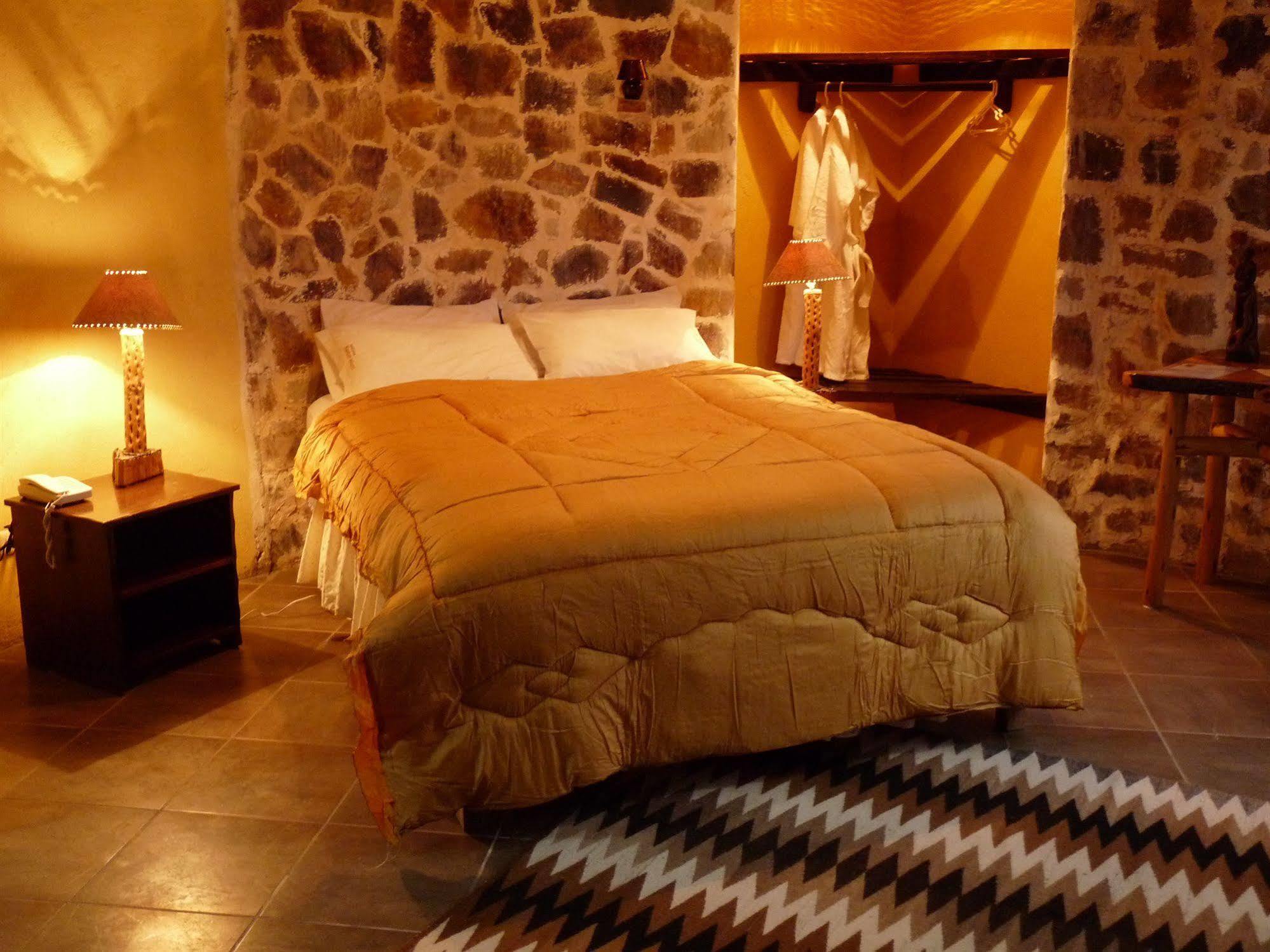 Hotel Kuntur Wassi Cabanaconde Ngoại thất bức ảnh